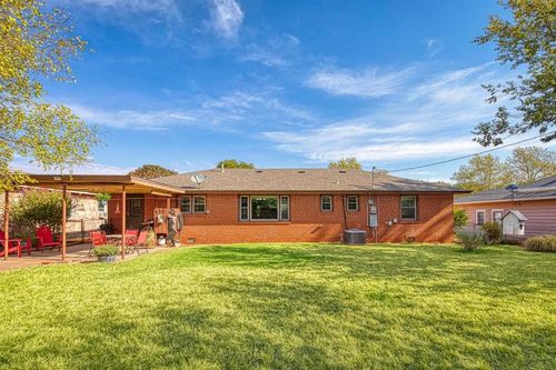 328 Country Club Blvd, Elk City, OK, 73644-1610 | Card Image
