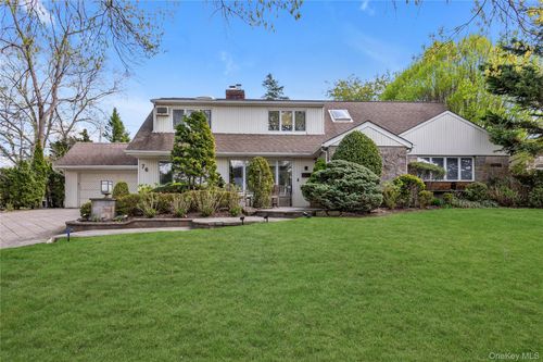 76 Parkview Dr, Albertson, NY, 11507-1037 | Card Image