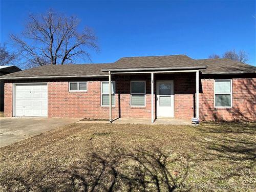 808 W 6th St, Skiatook, OK, 74070-1714 | Card Image