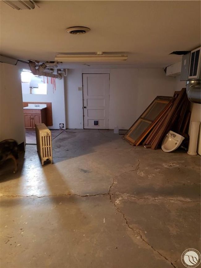 220 3 Rd St W, House other with 3 bedrooms, 2 bathrooms and null parking in Hardin MT | Image 9