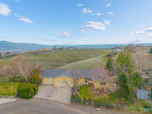 2746 Florence Ct, Clarkston, WA, 99403-1222 | Card Image