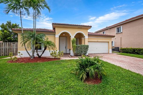 2000 Ne 39th Ter, Homestead, FL, 33033-5114 | Card Image