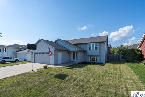 216 Wickfield Dr, Mankato, MN, 56001-6482 | Card Image