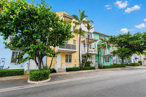 n-76-810 3rd Ave N, Lake Worth, FL, 33460-3520 | Card Image
