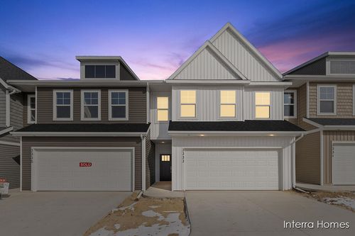 43-3333 Kings River St Sw, Wyoming, MI, 49418-8822 | Card Image