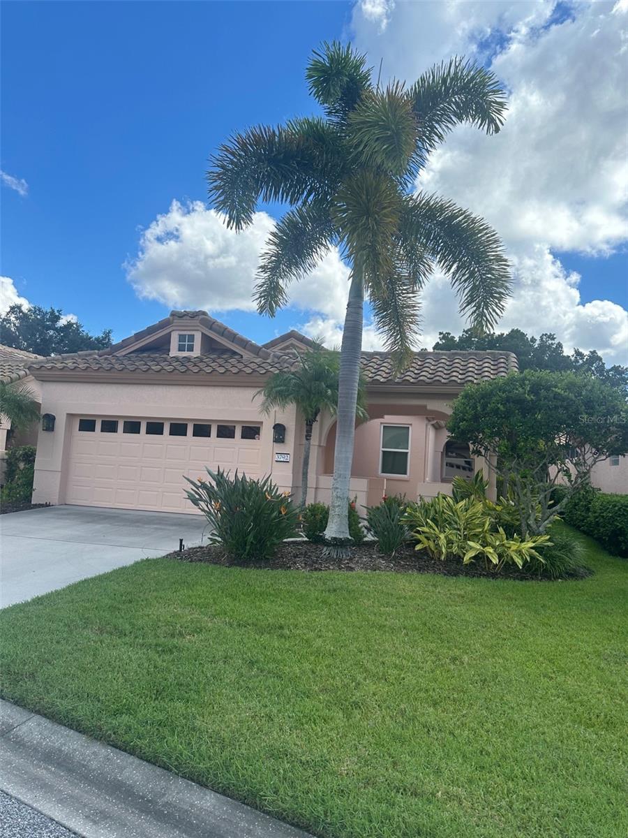 Amapola Ln, Sarasota, FL 34238