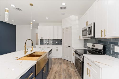 b-113 Gans St, Houston, TX, 77029-4846 | Card Image