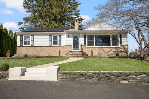 9 Heath St, Johnston, RI, 02919-6613 | Card Image