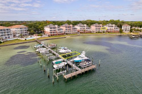unit-b202-240 Brooks St Se, Fort Walton Beach, FL, 32548-2840 | Card Image
