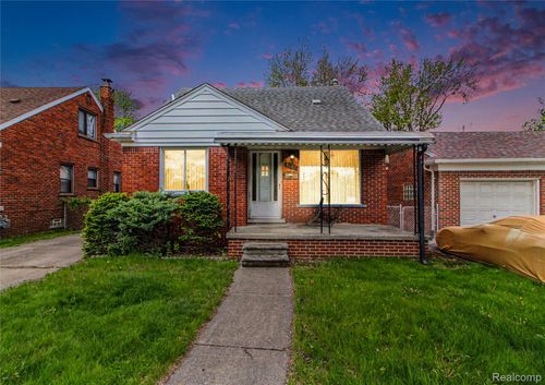 8103 Virgil St, Dearborn Heights, MI, 48127-1517 | Card Image
