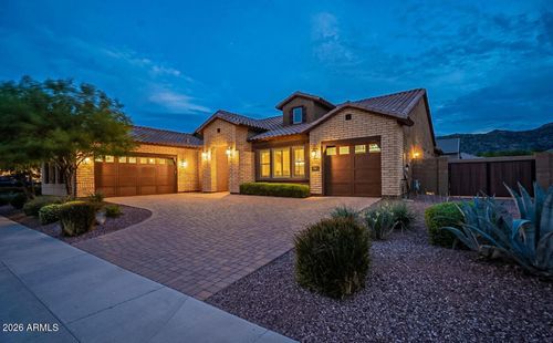 2915 E Constance Way, Phoenix, AZ, 85042-7145 | Card Image