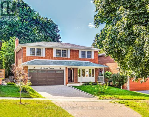 18 Arran Cres, North York, ON, M2M2W9 | Card Image