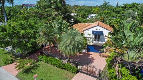 0-945 Ne 78th St, Miami, FL, 33138-4707 | Card Image