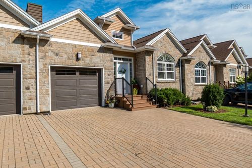 22 Chaucer Lane, Timberlea, NS, B3T0H3 | Card Image