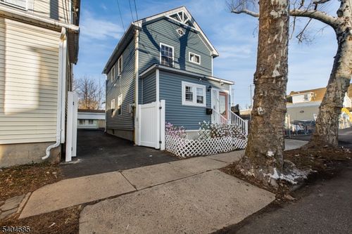 425 East Ave, Perth Amboy, NJ, 08861-3408 | Card Image