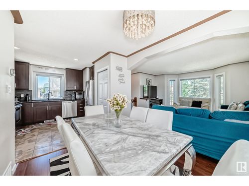 542 River Pt Nw, Edmonton, AB, T5A4Z3 | Card Image