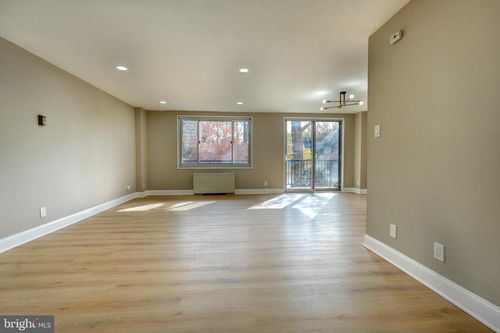 apt-211-1900 Lyttonsville Rd, SILVER SPRING, MD, 20910-2232 | Card Image