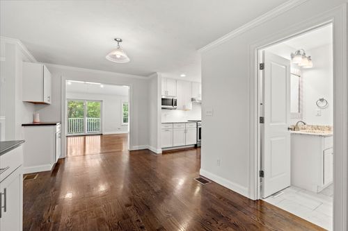 24-24 Bartlett Ave, Chelmsford, MA, 01824-2938 | Card Image