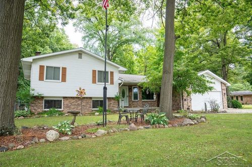 10298 Rene Dr, Clio, MI, 48420-1923 | Card Image