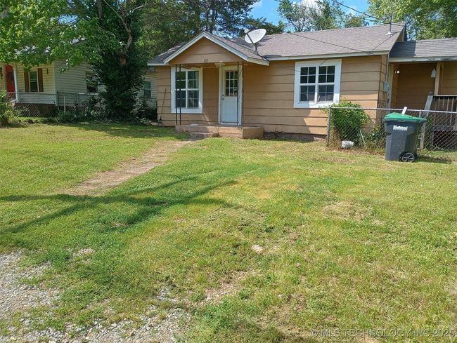 402 Minor St, House other with 3 bedrooms, 1 bathrooms and null parking in Tahlequah OK | Image 5