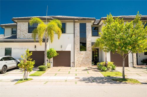 15785 Nw 91st Ct, Miami Lakes, FL, 33018-6360 | Card Image