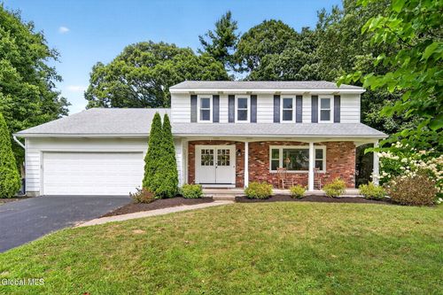 26 Walter Dr, Saratoga Springs, NY, 12866-9231 | Card Image