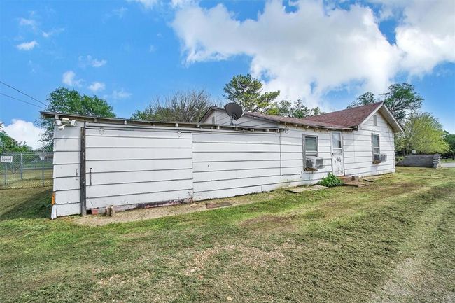 705 E Cleveland St, House other with 2 bedrooms, 1 bathrooms and null parking in Mangum OK | Image 9