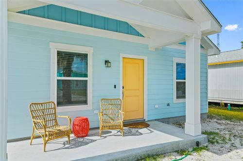 300 Rustic Oak Ln, Rockport, TX, 78382-9373 | Card Image