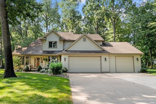 11040 Cougar Dr, Granger, IN, 46530-9053 | Card Image