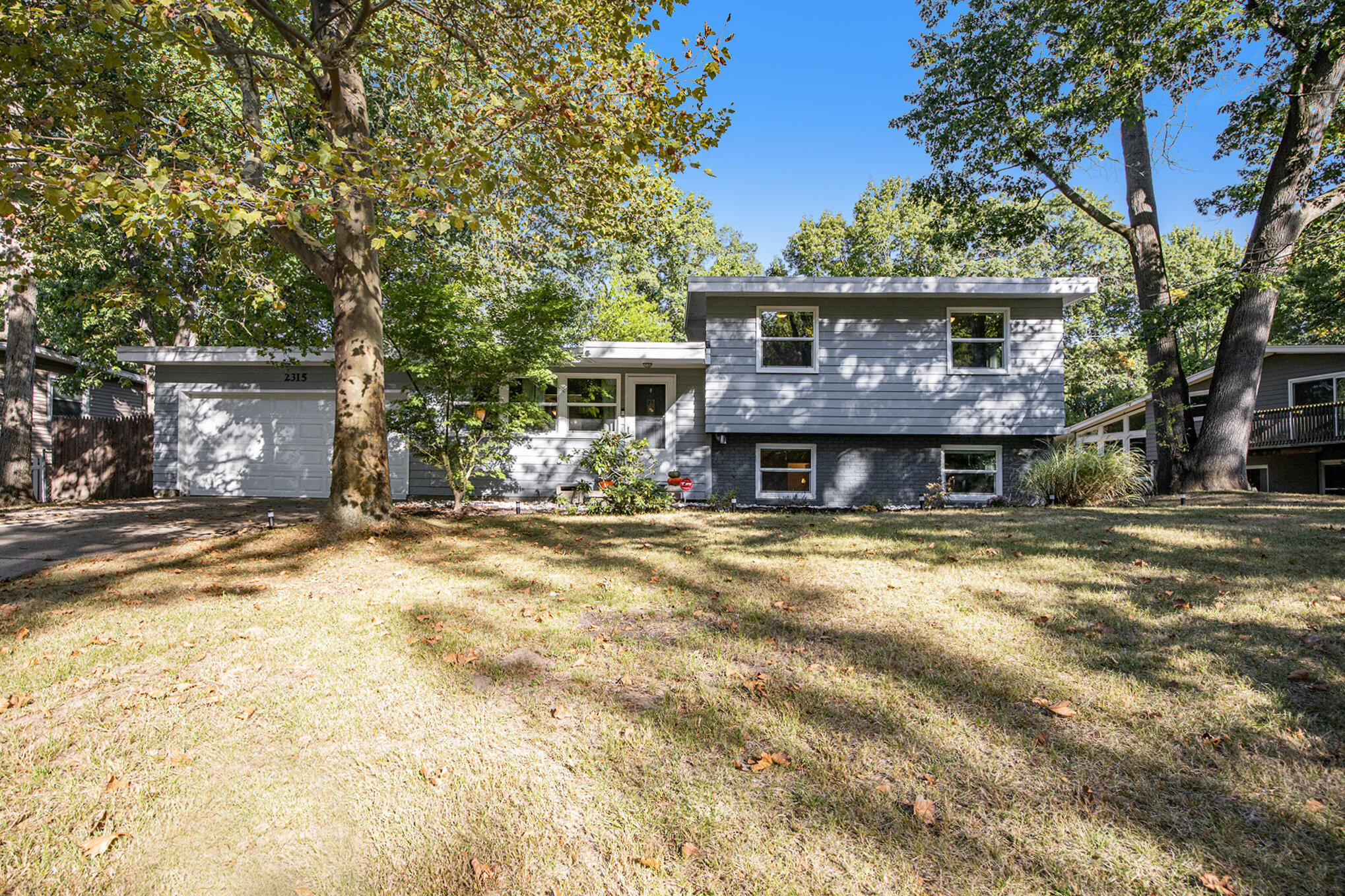 Holliday Dr, Wyoming, MI 49519
