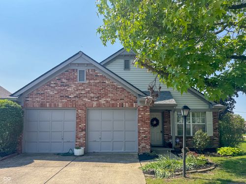 9672 River Oak Ln E, Fishers, IN, 46038-2113 | Card Image