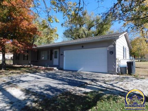 104 Dakota Ave, Holton, KS, 66436-1266 | Card Image
