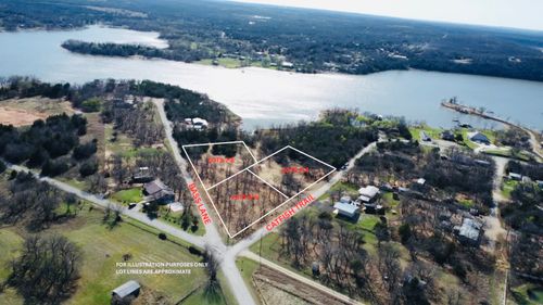 153 Catfish Trl, Bowie, TX, 76230-8722 | Card Image