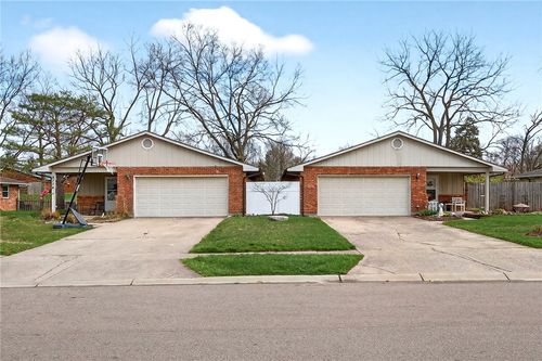 8734 Shadycreek Dr, Centerville, OH, 45458-3337 | Card Image