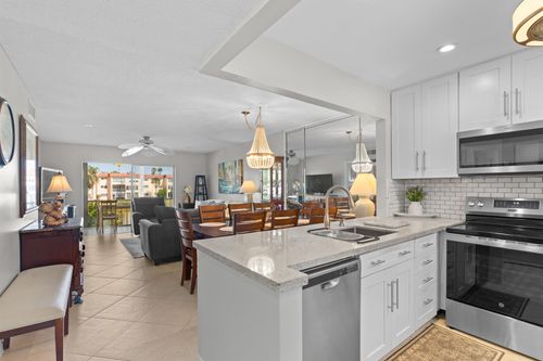 207-32 Abbey Ln, Delray Beach, FL, 33446 | Card Image