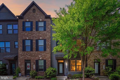 22317 Seabring Ter, ASHBURN, VA, 20148-7593 | Card Image