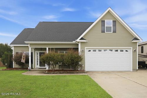 4401 Bristlecone Dr, Ayden, NC, 28513-7285 | Card Image