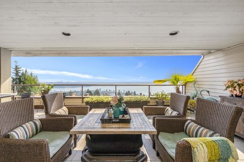 33-2250 Folkestone Way, West Vancouver, BC, V7S2X7 | Card Image