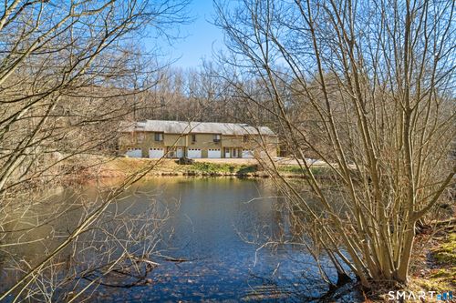 42-42 Saginaw Trl, Guilford, CT, 06437-1140 | Card Image