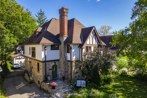 1069 4th Ave W, Owen Sound, ON, N4K4W1 | Card Image