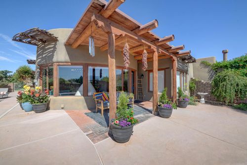 77 Dulce Ct, Corrales, NM, 87048-8749 | Card Image