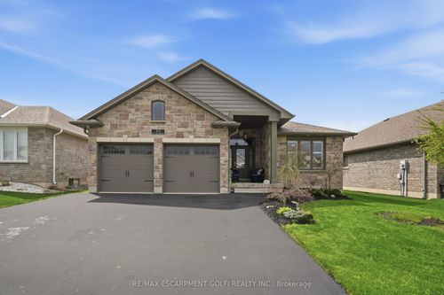 35 Patten Dr, St George, ON, N0E1N0 | Card Image