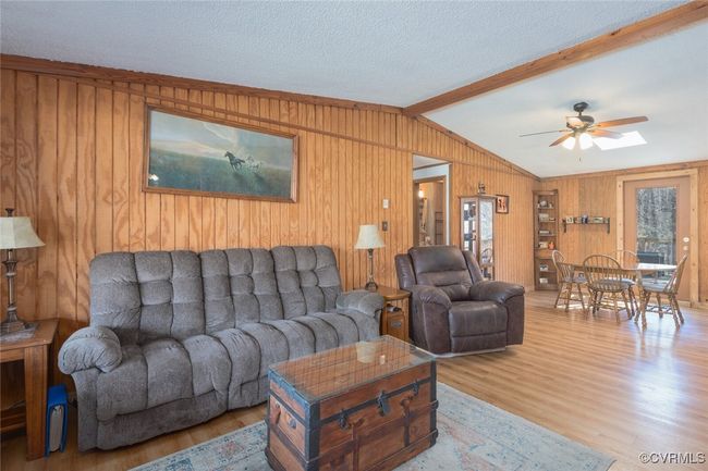 1316 General Puller Hwy, House other with 3 bedrooms, 2 bathrooms and null parking in Saluda VA | Image 6