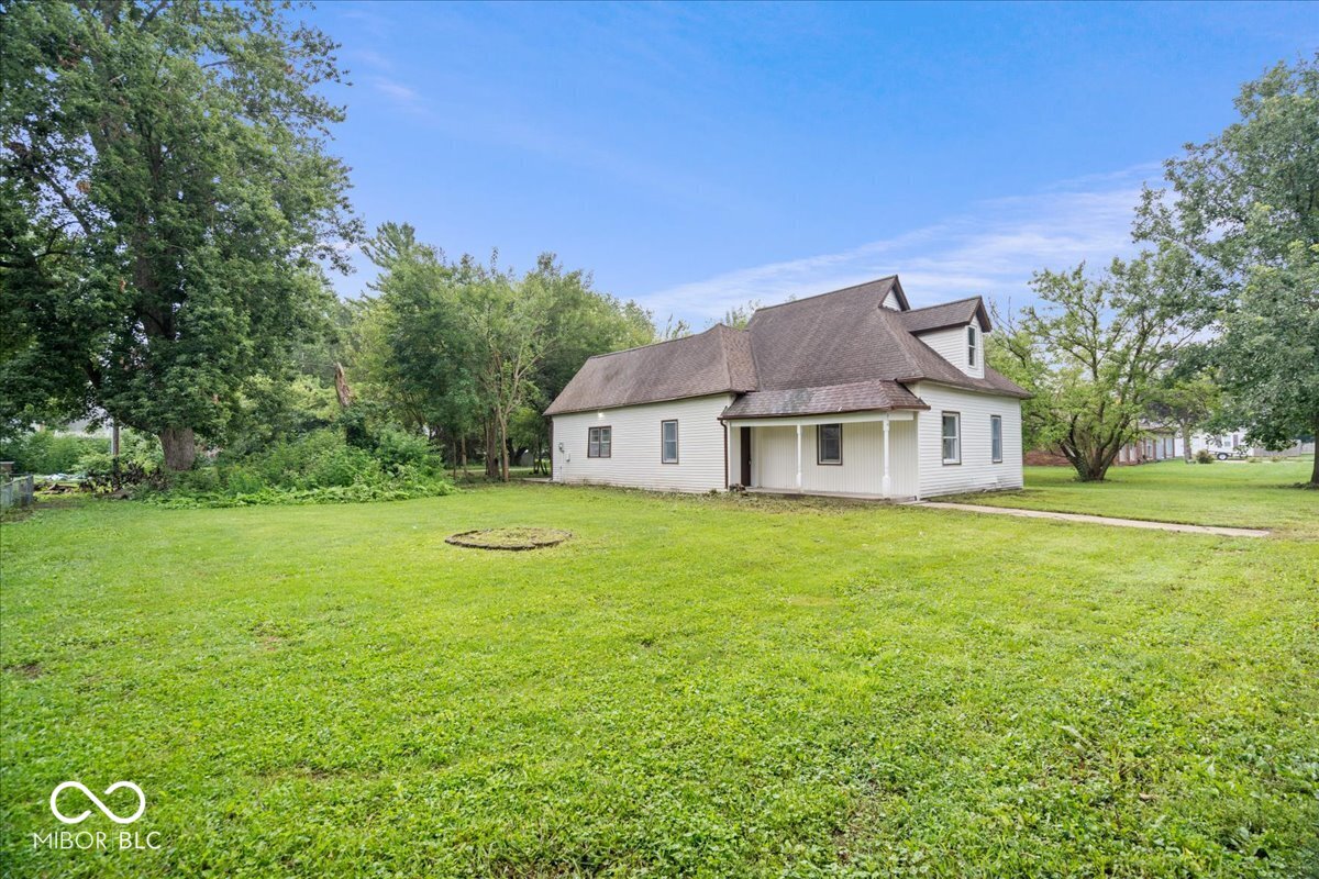 Residential in Sweetser 4