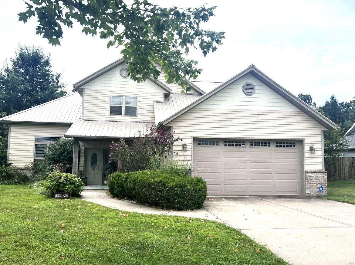 Divine Rd, Lebanon, MO 65536