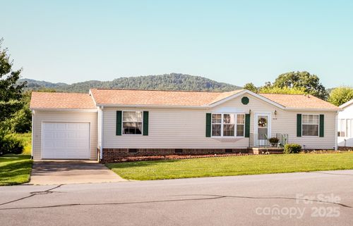 408 Riverwind Dr, Hendersonville, NC, 28739-8742 | Card Image