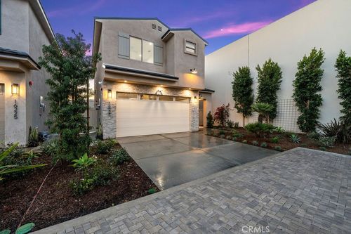 16221 Orizaba Ave, Paramount, CA, 90723-5406 | Card Image