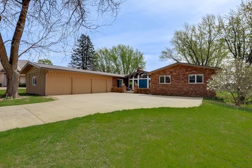 70 Valley Ln, Hastings, MN, 55033-3332 | Card Image