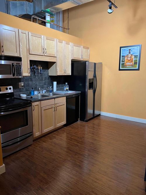 122-585 S Upper Street, Lexington, KY, 40508 | Card Image