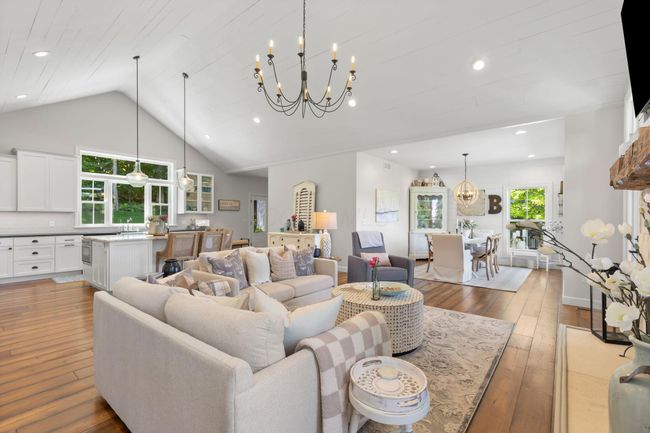 Great room | Image 16